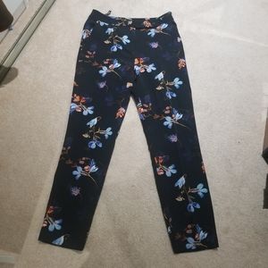 TOPSHOP pants floral on black